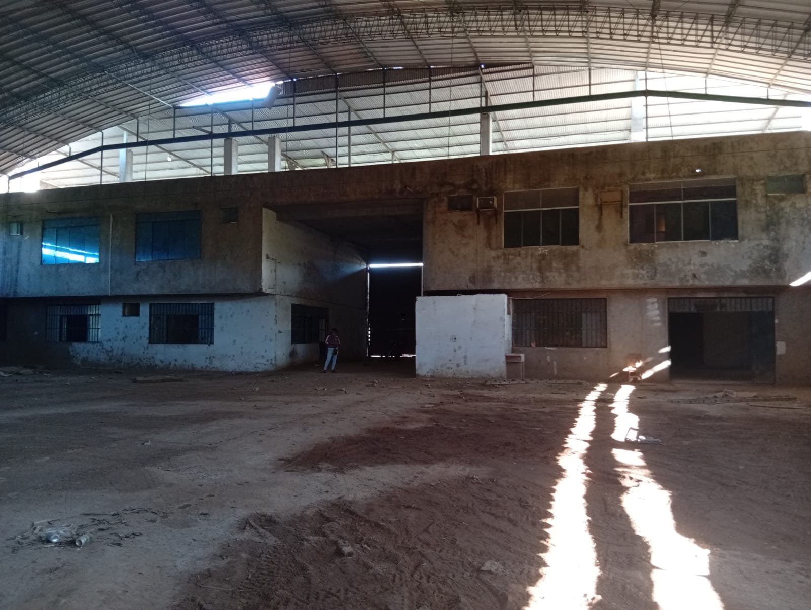Vista frontal de la nave central y sus ambientes